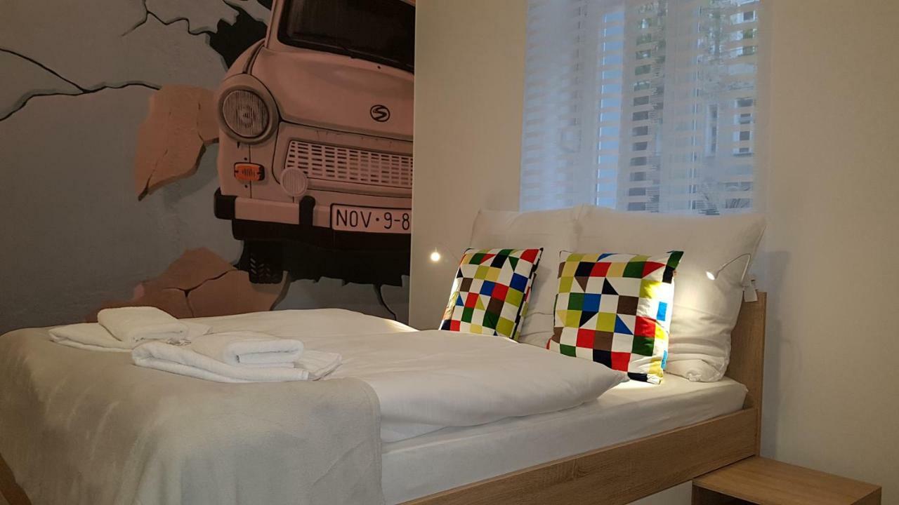 Studio Apartment For 3 เบอร์ลิน ภายนอก รูปภาพ