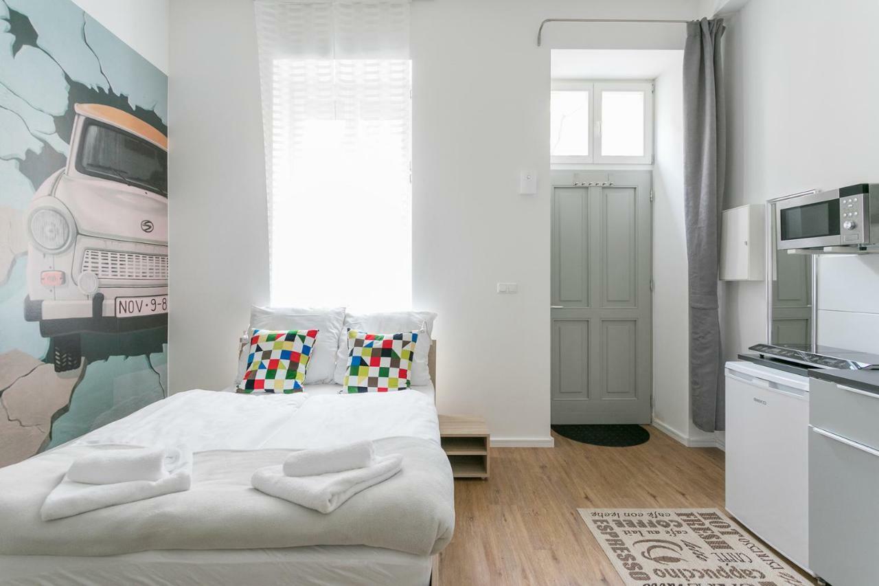Studio Apartment For 3 เบอร์ลิน ภายนอก รูปภาพ
