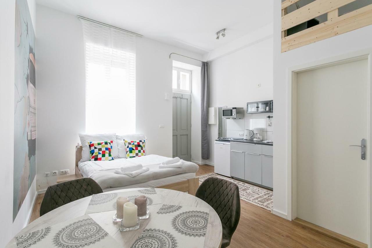 Studio Apartment For 3 เบอร์ลิน ภายนอก รูปภาพ
