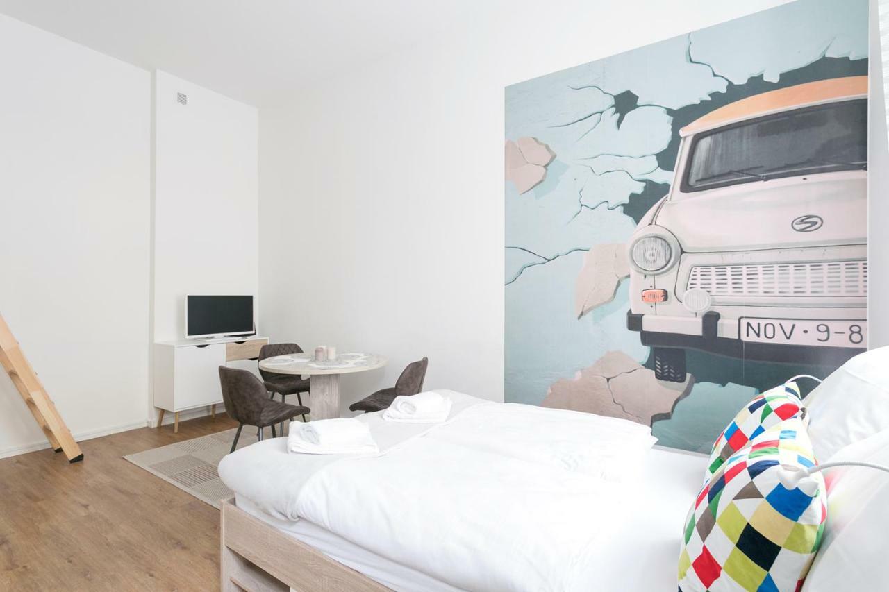 Studio Apartment For 3 เบอร์ลิน ภายนอก รูปภาพ